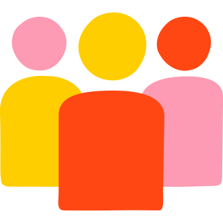 Tres personas una al lado de la otra